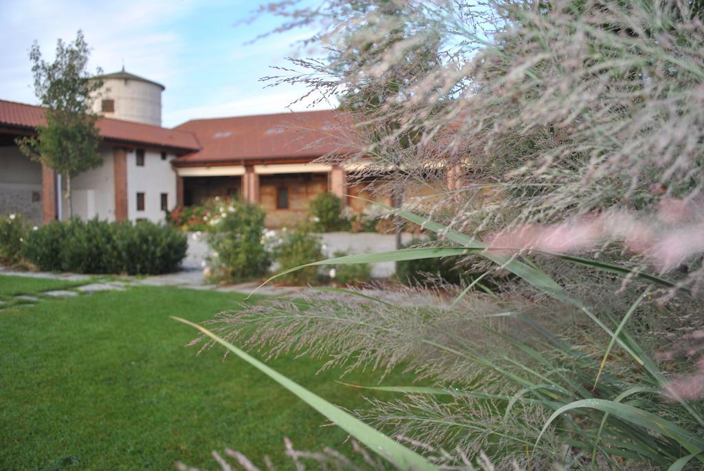 Agriturismo Tetto Garrone Cuneo Exterior foto